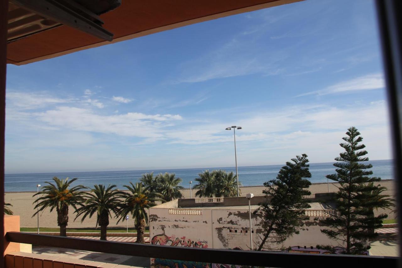 Apartamento En Primera Linea De Playa, Con Vistas A La Playa Y Con Wifi Roquetas de Mar Ngoại thất bức ảnh